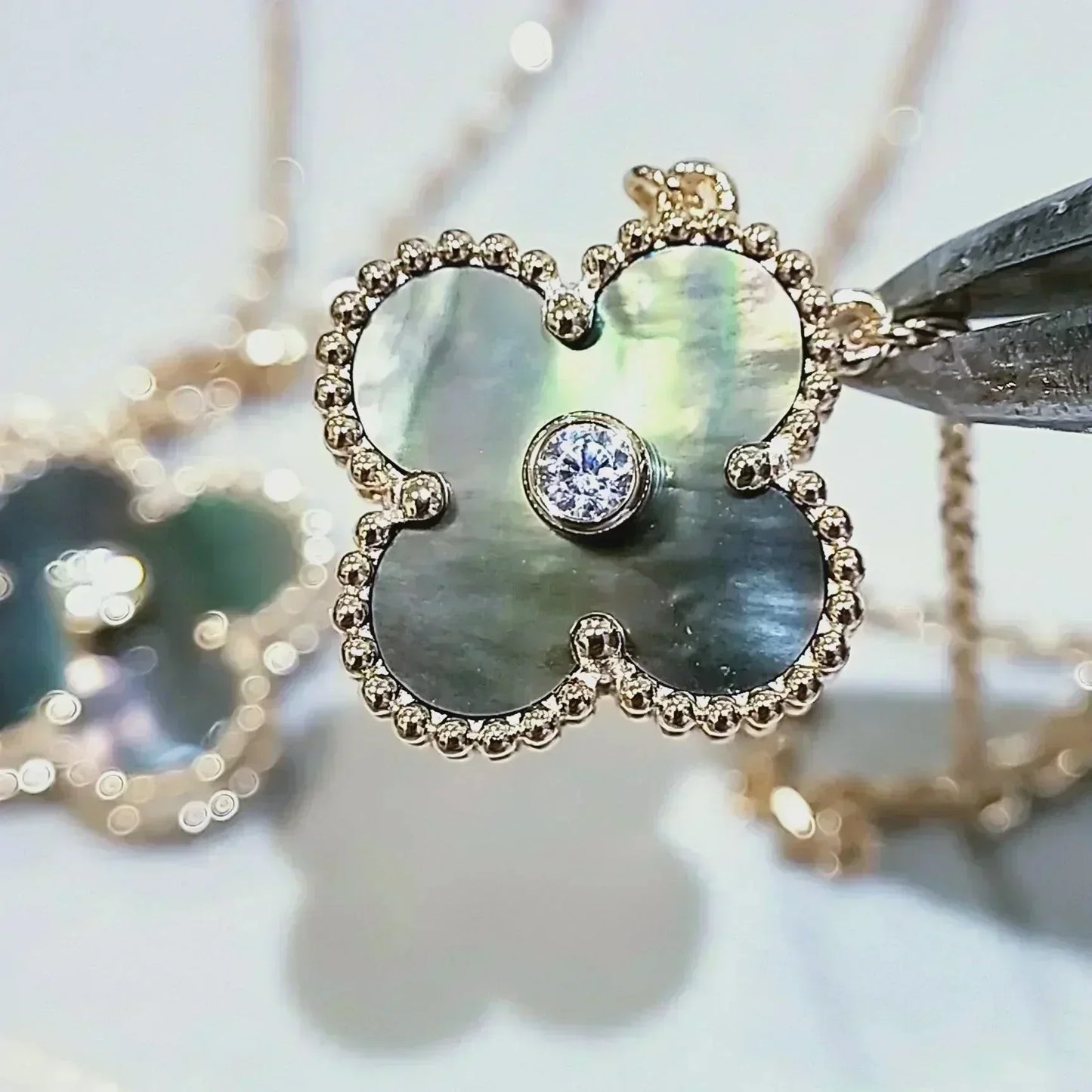 [Shinejoy]CLOVER 15MM DIAMOND AND MOTHER-OF-GREY NECKLACE