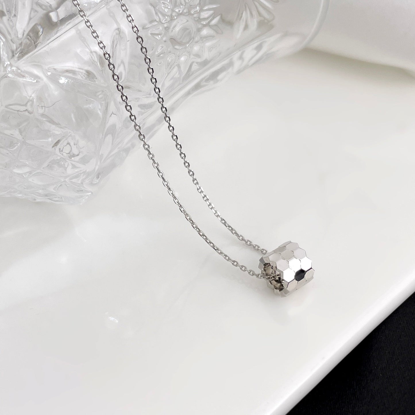 [Shinejoy]BEE MINI NECKLACE