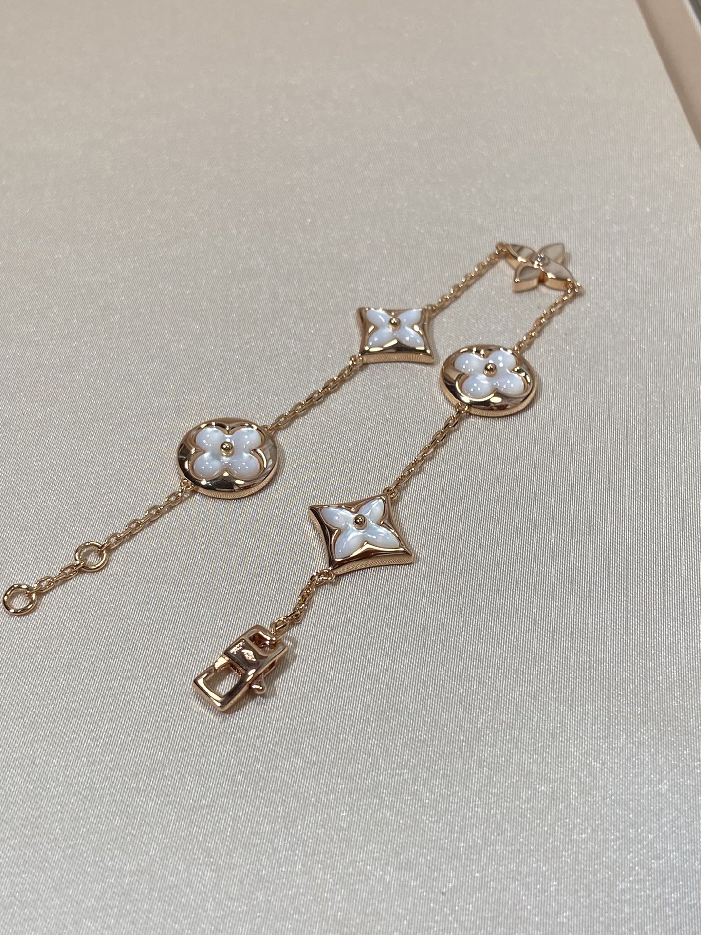 [Shinejoy]STAR AND SUN 5 MOTIF MOP PINK GOLD BRACELET