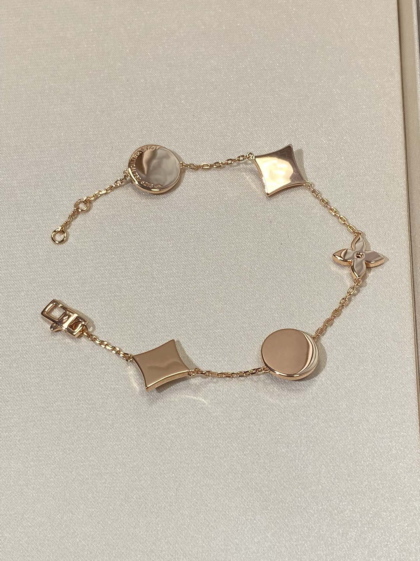 [Shinejoy]STAR AND SUN 5 MOTIF MOP PINK GOLD BRACELET