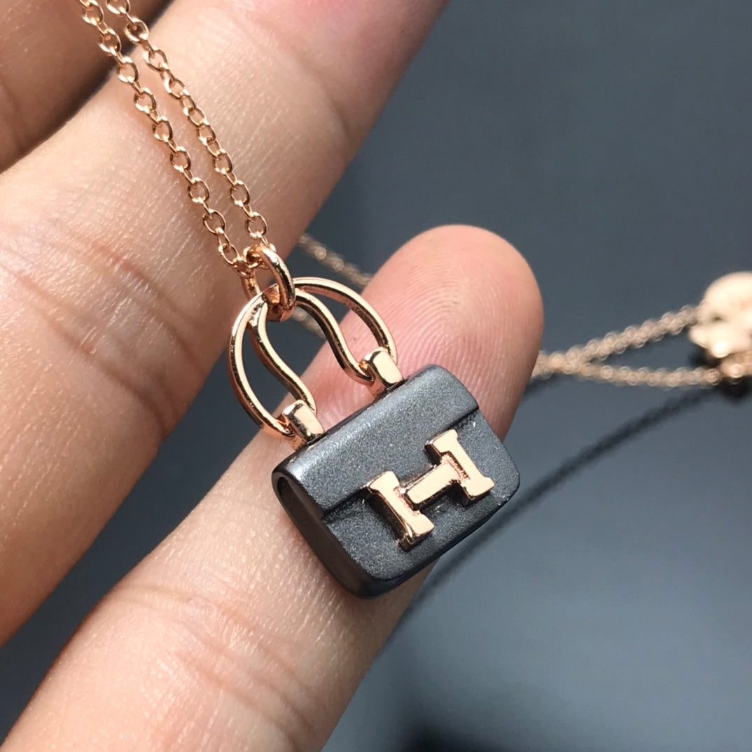 [Shinejoy]WOMEN'S HM AMULETTES CONSTANCE PENDANT NECKLACE