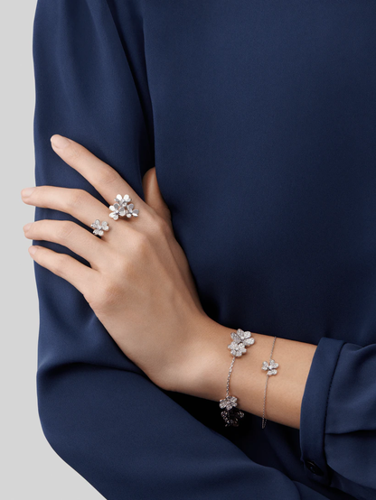 [Shinejoy]FRIVOLE SILVER FLOWER DIAMOND BRACELET